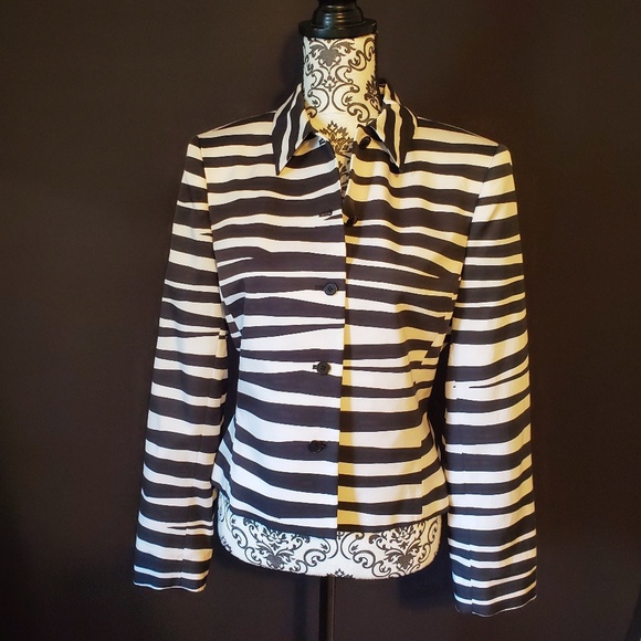 Jones New York Jackets & Blazers - 3 for $20 Jones New York size 8 jacket.